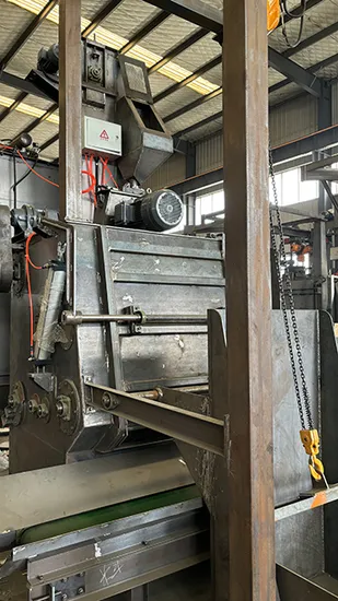 Beliebtes Modell Q3210 Tumble Belt Shot Strahlanlage zum Reinigen kleiner Werkstücke