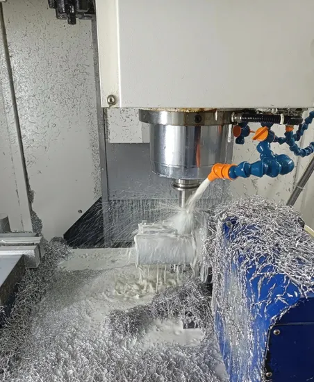 Mechanische Hardware Fräsen und Bohren Integrierte Verarbeitung Maschine Werkzeug Vmc1160 Fräsen Maschine Zentrum